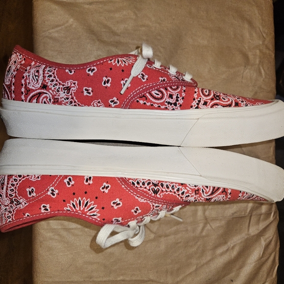 Straye GOWER Low Top Sneakers RED RAG Size men's US 13 - Picture 6 of 8